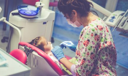 La importancia de ir al dentista infantil con un año de edad
